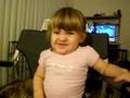 videos de Arleigh having fun with the kitty