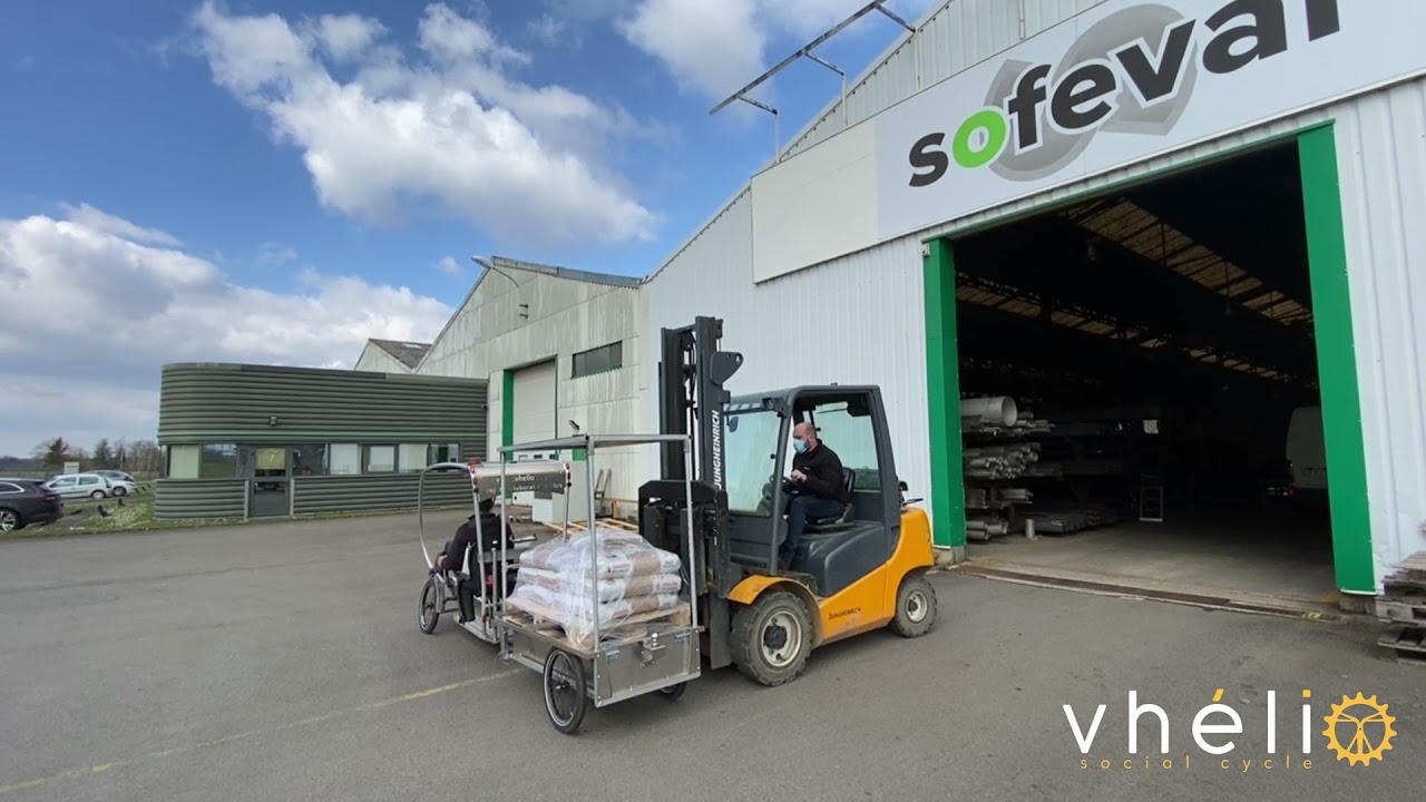 Le Vhélio, sa remorque transporte une palette de 200kg