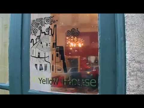Video av The Yellow House