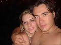 clip-nostalgia-do-mekron-em-homenagem-a-mortos-no-voo-3054.html