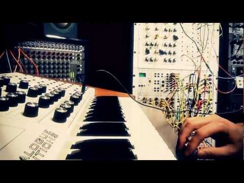 Analogue Solutions - Here's a quick glimpse at the new Telemark-K synthesizer performing the duty of transposing an all-Oberkorn sequence (