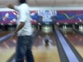 Jugando bowlin (Noel) Jugando bowlin (Noel)