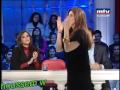الاعلاميه فرح تغنى لهيفاء سنرى.MP4