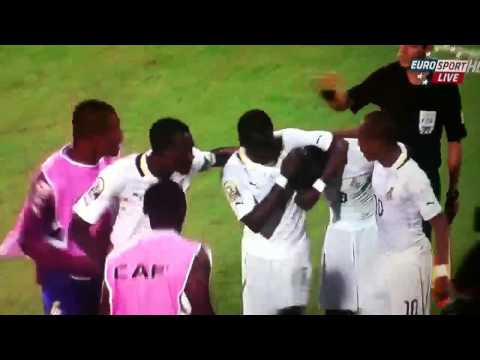 Asamoah Gyan AMAZING free kick!!!