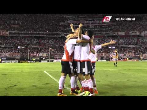 Cabezazo de Nacho Fernández para poner el 2-0