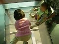 睇下佢地坐係邊度??
