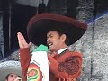 CON EL AGUA HASTA EL PESCUEZO