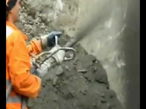 LANZADORA - LANZADORA DE CONCRETO, MODELO BETONMASTER DE TURBOSOL, LANZANDO CONCRETO EN TALUD, ENTRE DOS AUTOPISTAS. VENTA DE EQUIPOS EN CONCRETE +TER DE MEXICO S.A. DE ...
