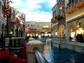 videos de Gondolas on the Canals at the Venetian Casino & Us at Lunch!