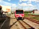 観音寺を出発するJR四国2000系アンパンマン列車（22D）