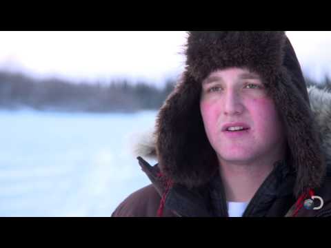 Brushes with Death: Grizzly Bear vs. Bob | Yukon Men