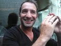 Jean Dujardin se l�che en terrasse