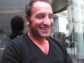 jean dujardin parle de 99francs avec m. carratier du magazine premi�re. marrant !