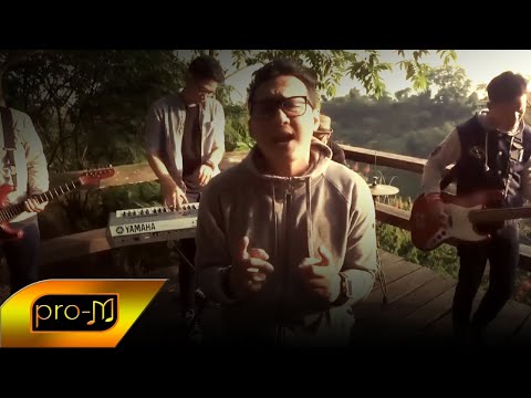 Dygta - Sendiri (Official Music Video) Dygta - Sendiri (Official Music Video)