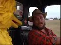 Waylon Jennings sings on Follow that Bird Waylon Jennings sings on Follow that Bird