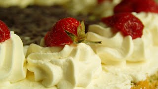 Erdbeer-Joghurt-Sahne Torte mit Spinat Bisquitteig | Backen bei Topfgucker-TV Erdbeer-Joghurt-Sahne Torte mit Spinat Bisquitteig | Backen bei Topfgucker-TV