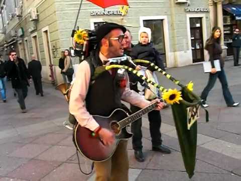 Cigo Man Band: Amazing One-Man-Band Street Performer in ...