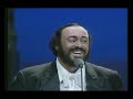 pavarotti and friends
nancy gustafson giorgia andrea bocelli bryan adams
brindisi
giuseppe verdi - la traviata

alfredo:
libiamo, libiamo ne'lieti calici
che la belleza infiora.
e la fuggevol ora s'inebrii
a volutt�.
libiamo ne'dolci fremiti
che suscita l'amore,
poich� quell'ochio al core
omnipotente va.
libiamo, amore fra i calici
pi� caldi baci avr�.
all:
ah, libiamo;
amor fra i calici
pi� caldi baci avr�

violetta:
tra voi tra voi sapr� dividere
il tempo mio giocondo;
tutto � follia nel mondo
ci� che non � piacer.
godiam, fugace e rapido
e'il gaudio dell'amore,
e'un fior che nasce e muore,
ne pi� si pu� goder.
godiam c'invita un fervido
accento lusighier.
all:
godiam, la tazza e il cantico
la notte abbella e il riso;
in questo paradise
ne sopra il nuovo d�.
violetta:
la vita � nel tripudio

alfredo:
quando non s'ami ancora.

violetta:
nol dite a chi l'ignora,

alfredo:
e' il mio destin cos� ...

all:
godiamo, la tazza e il cantico
la notte abbella e il riso;
in questo paradiso ne sopra il nuovo d�.