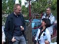 Beograd, 30. april 2008.Kandidat DS za gradonačelnika Beograda Dragan Đilas rekao je danas da bi grad u budućnosti trebalo da pomogne svim građanima koji upute inicijative  za preuređenje svoje okoline.On je prilikom obilaska zgrade u Palmotićevoj 25A, čiji su stanari Skupštini grada uputili inicijativu za rekonstrukciju fasade, koja se nalazi pod  zaštitom Zavoda za zaštitu spomenika kulture, istakao da 