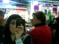 en plena lluvia en falabella xD