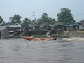 Di atas perahu di Sungai Mahakam Di atas perahu di Sungai Mahakam