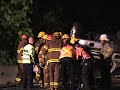 Wydobycie uwięzionego z przewróconej ciężarówki