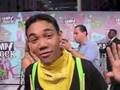 Roshon Fegan from CAMP ROCK Raps on the White Carpet!