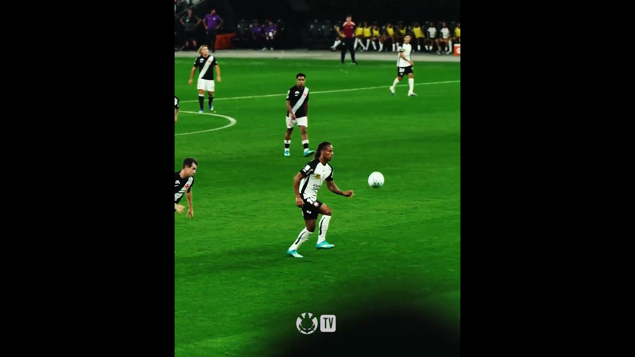 Teve chapéu, caneta e vitória! 🎩🖊️#VaiCorinthians