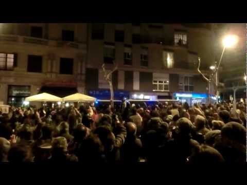 jcccam - Crits de dimissió a la concentració davant la seu del PP a Barcelona el dia 2 de febrer de 2013, en motiu de la corrupció que afecta al PP (entre d'altres).