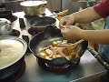 今日は海が荒れたために、午前中でダイビング終了。夕食メニューの一つであるゴーヤチャンプルを作っているところです、最初に豆腐だから「豆腐チャンプルだろ！」ってツッコミはナシで・・。調味料は塩胡椒、ほんだし、最後に小さじ一杯の醤油です。