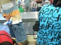 dr�le de suprise � la reception des bagages � manila!