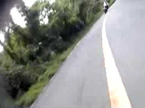 椿ライン VTR1000F VS CRF450R