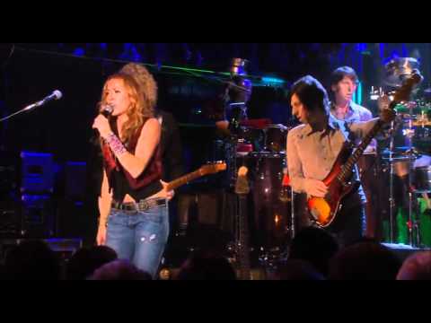 Sheryl Crow – “Gasoline / Gimme Shelter” (Live, 2008)