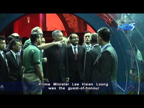 PM Lee visited Marine Life Park at RWS - 07Dec2012