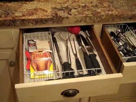 how to organize kitchen utensil drawer
