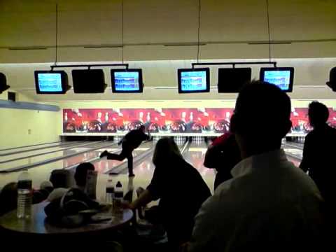 Jens Nickel - Jens Nickel from Germany played the first 300 during the final Step 1. He used a Hammer Black Widow. Received the congratulations from Tamara Ferguson - Ebon...