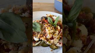 Courgettes fondantes à la feta & pistaches – Recette courgettes facile !