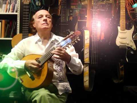 Bandurriator - El bandurrista Julian Nuñez interpreta esta famosa cancion de Carlos Cano con dos bandurrias, acompañado por una orquesta sacada del arreglo de Gerardo Menen...