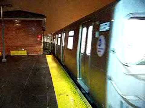MustangFan424 - This is a video I took of the newest Siemens set in service as of 12/11/07 departing Stillwell.