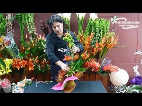 arreglo de flores - En esta oportunidad mostraremos los hermosos arreglos florales que se pueden elaborar con nuestras bases decoradas junto con nuestras mallas y papeles de dif...