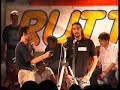 una fantastica gara di rutti...!!da morire dalle risate!!