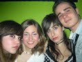 neres party  jugando a la botella    xd 