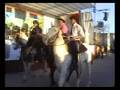 Victoria Jullier cantanto Ave Maria en desfile