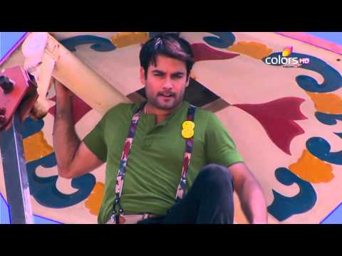 Madhubala - Madhu takes Raju to the Fantasy Island for a picnic and fun. Reaching Fantasy Island, Raju has a gala time and enjoys the rides and swings. On the other hand...