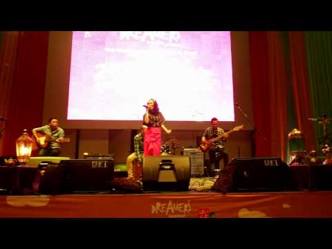 Dreamers Little Morocco FRIDAYKUSTIK with Rinni Wulandari - Oh Baby (11 Juli 2014)