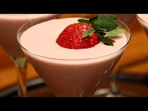 Strawberry Cheesecake In A Glass | No Bake Cheesecake Recipe | Divine Taste With Anushruti