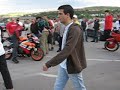 Bajker sa Honda skupa koji leti