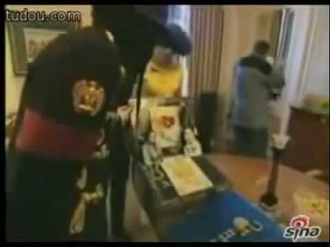 Michael Jackson really loves a gift by two German fans