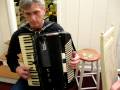 videos de Grandpa Plays His Accordian