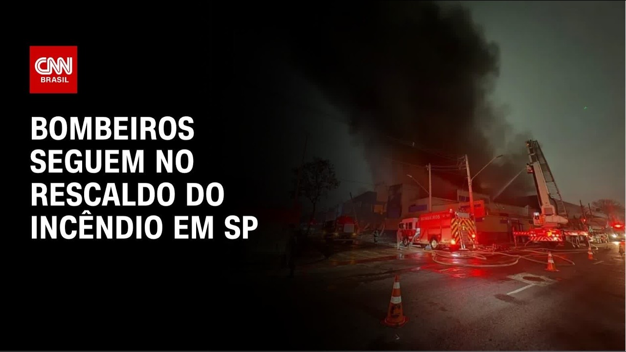 Incêndio toma conta de prédio comercial em SP e bombeiros tentam controlar | CNN NOVO DIA